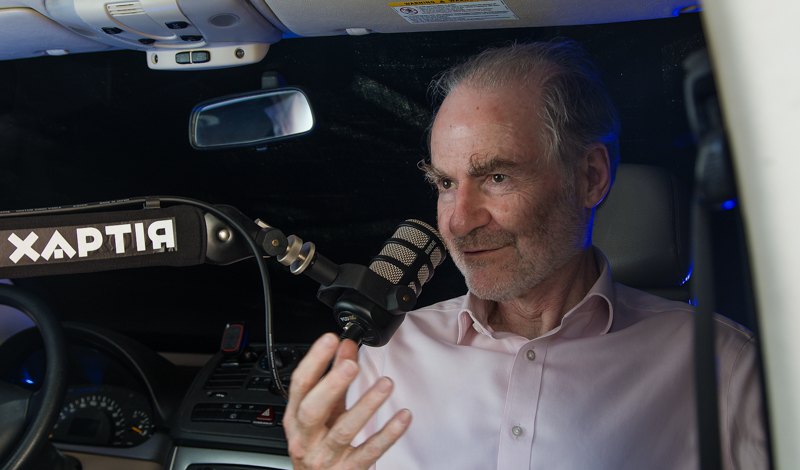 «Історія дала нам під дупу» — Тімоті Ґартон Еш