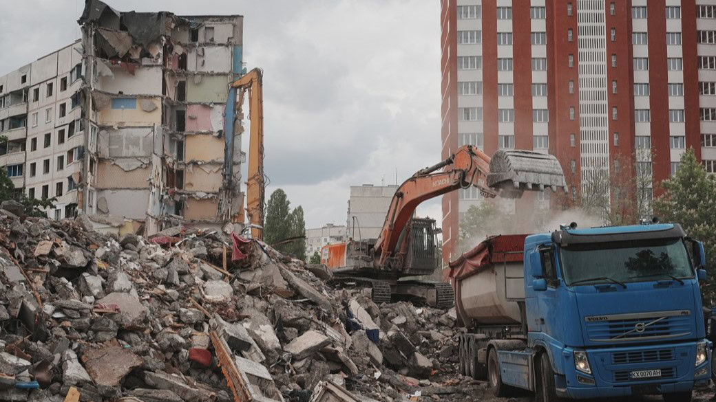 Обкладинка подкасту: Безпрецедентний досвід і обсяг: як у Харкові демонтують зруйновані обстрілами багатоповерхівки