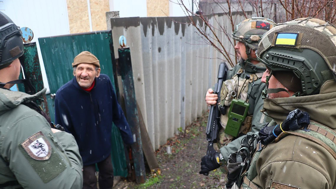 Вивозять людей із домашніми і свійськими тваринами: як триває евакуація на Донеччині