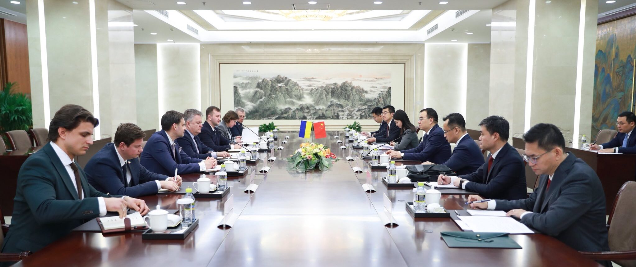 «Наша сила на полі бою — це наша сила за столом переговорів»: підсумки року від речника МЗС