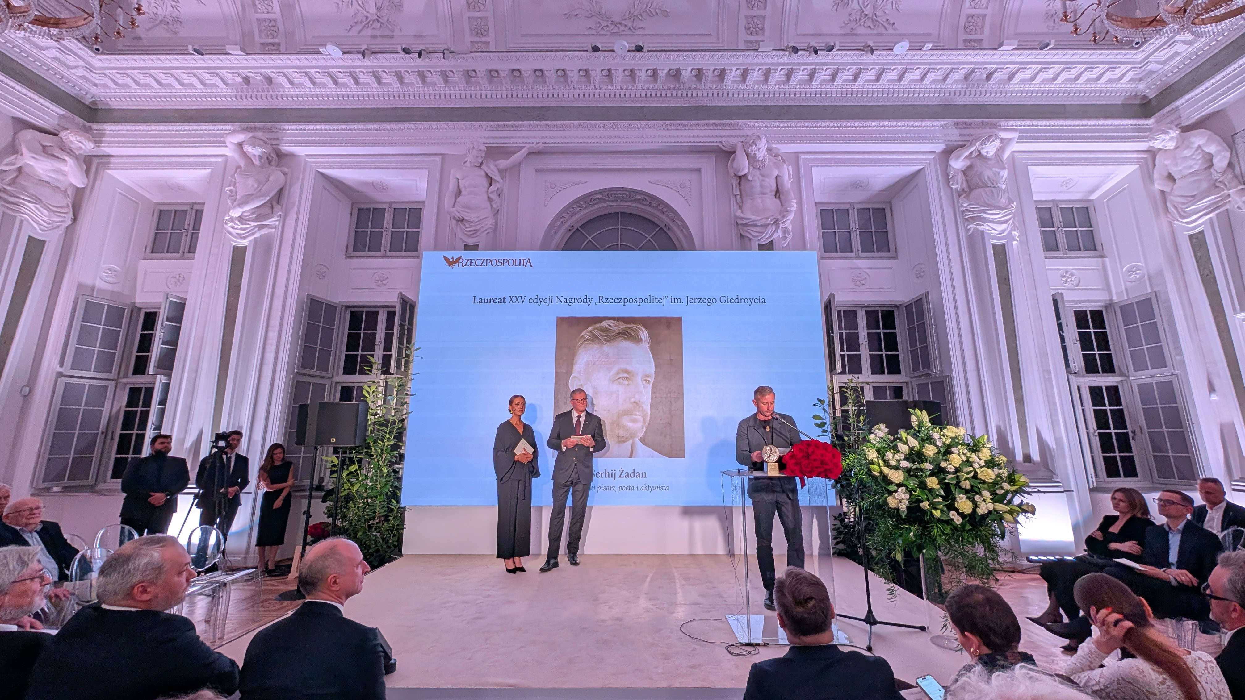 Обкладинка подкасту: Сергій Жадан отримав премію Єжи Ґедройця від польського видання «Rzeczpospolita»