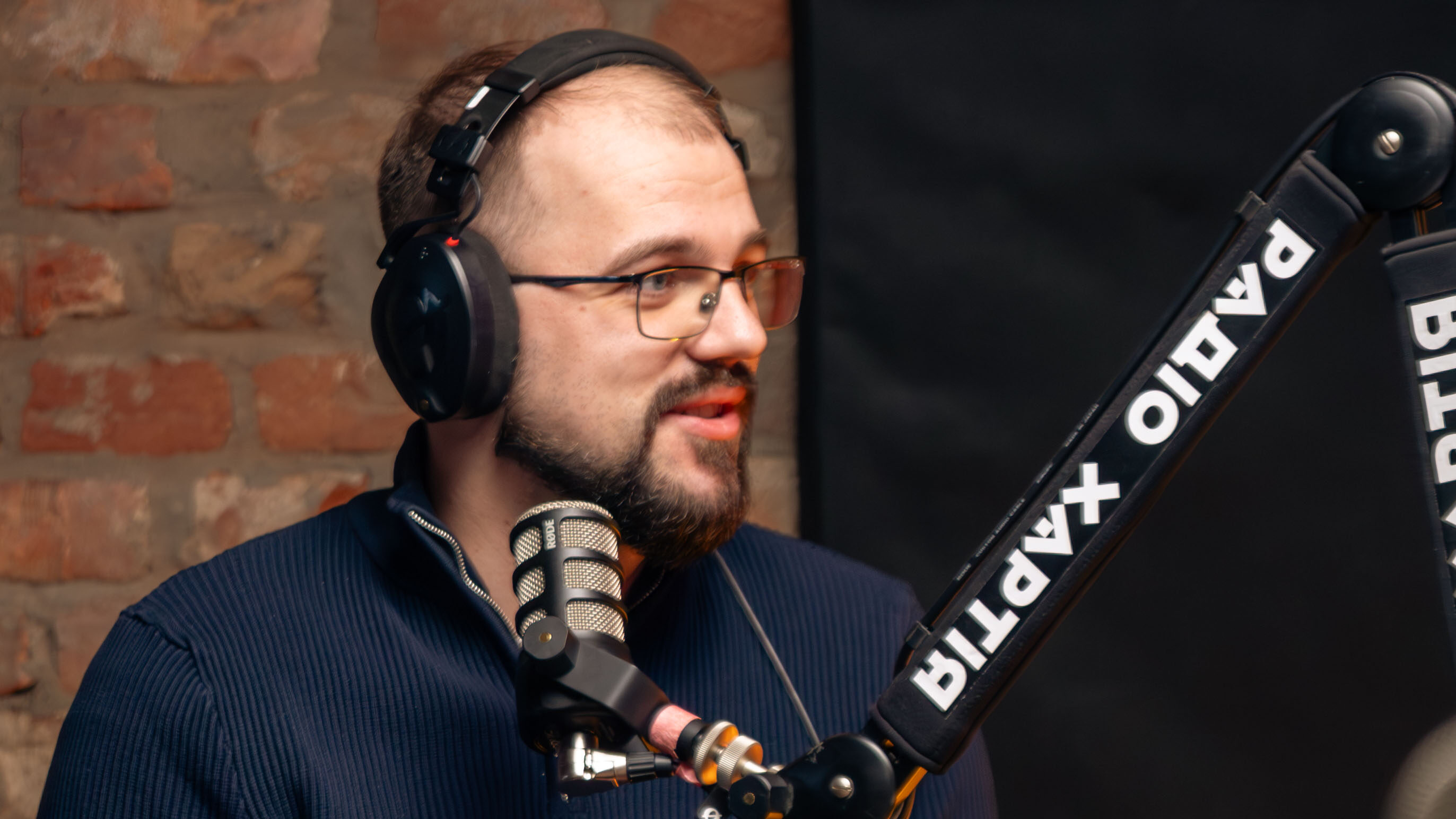 Доставка ліків дронами і телемедицина: бойовий медик про лікування застуд на передовій