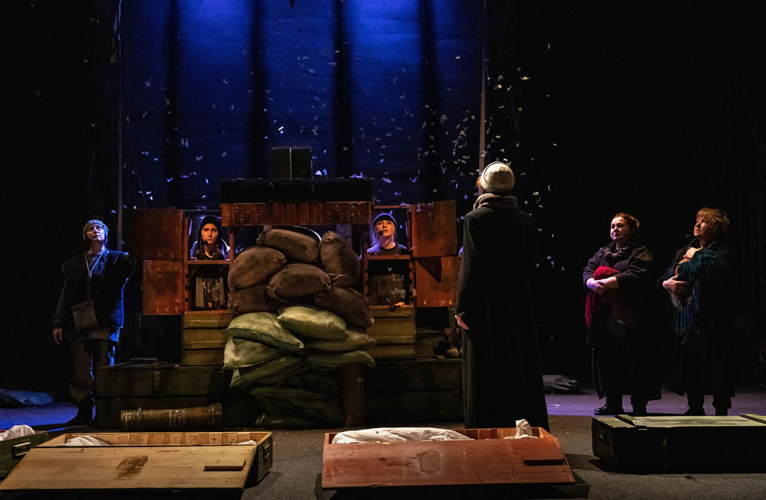 «Формула сьогоднішнього часу: триматися за те, що тримає» — Оксана Дмітрієва про театр під час війни