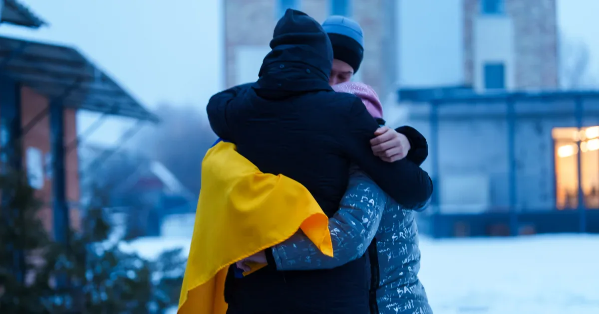 Обкладинка подкасту: «Їм потрібні українські діти, бо їм треба більше військових» — Микола Кулеба про долю дітей в окупації