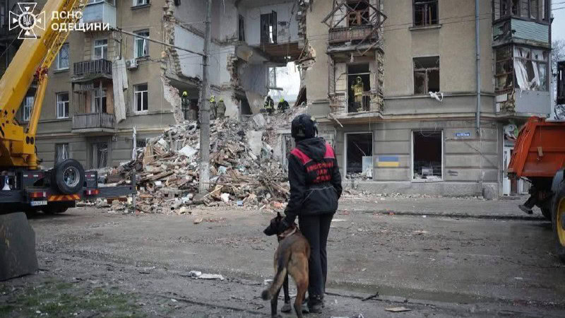 Масований удар по житлових кварталах та енергетиці Одеси: що відомо