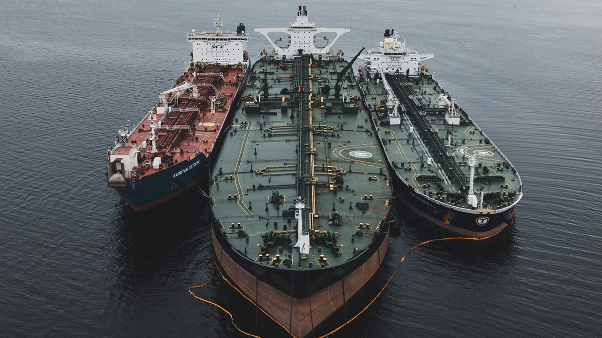 «Росія вибірково апелює до міжнародного морського права» — Андрій Риженко про затримання підсанкційного танкера РФ