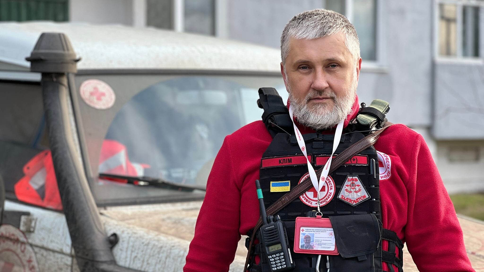 «Спершу не прилітає, а потім прилетить 100%» – командир Загону швидкого реагування Червоного Хреста про евакуацію під обстрілами