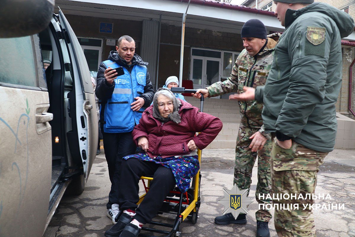 На Донеччині триває евакуація родин із дітьми: у Костянтинівці залишаються тисячі людей