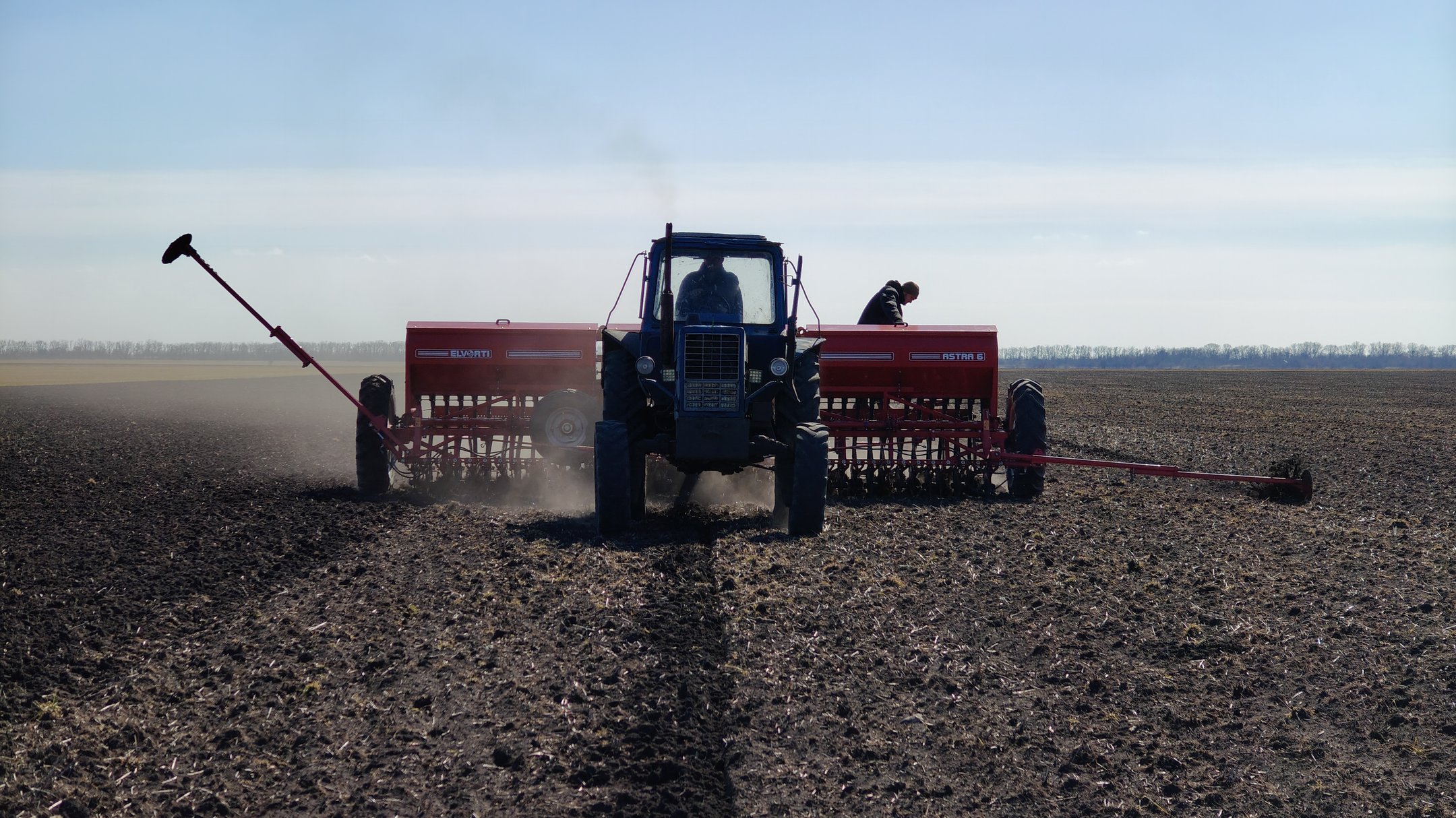 Плюс один млн гривень на гектар землі: що означає подорожчання пального для аграріїв