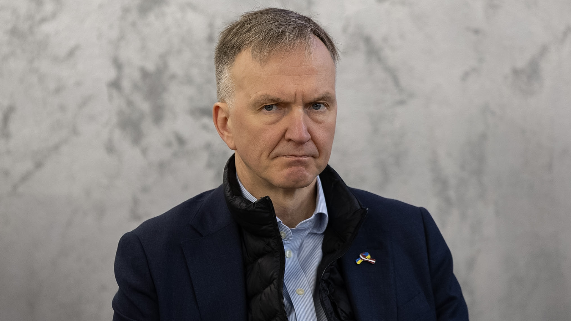 Фото палаючих промислових об’єктів у Росії дає приємне відчуття причетності: посли Північно-Балтійських країн у Харкові