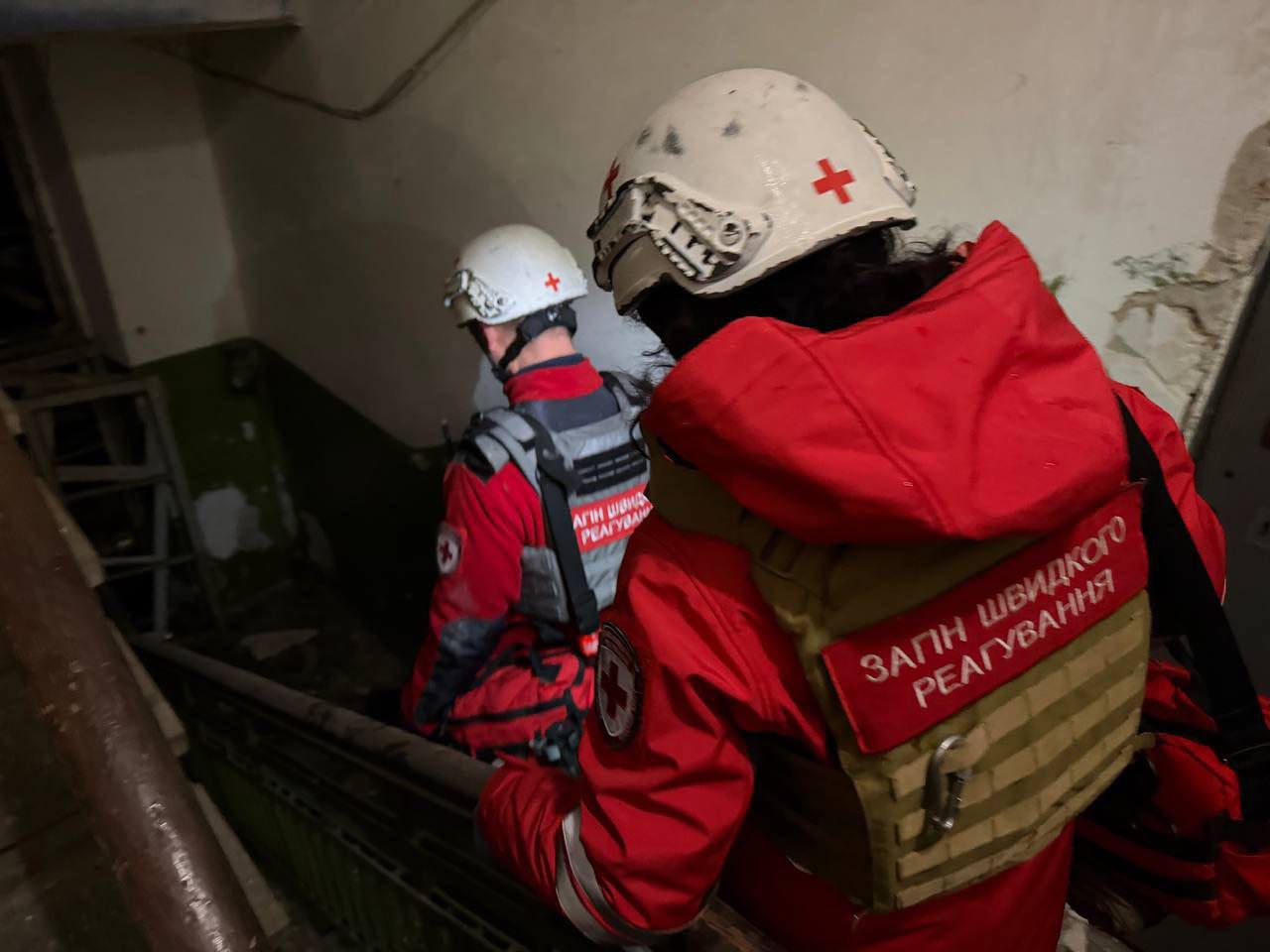 Тактика подвійних ударів та небезпека для маркованого транспорту: у яких умовах працює Червоний Хрест України