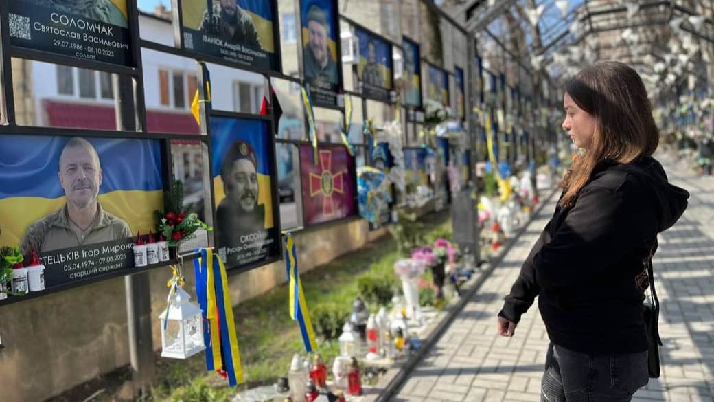 Традиції меморіалізації в Україні: пам’ять повсякденна та історична, офіційна та символічна