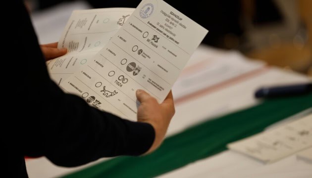 Висока виборча активність і втома від влади: що означають результати виборів в Угорщині