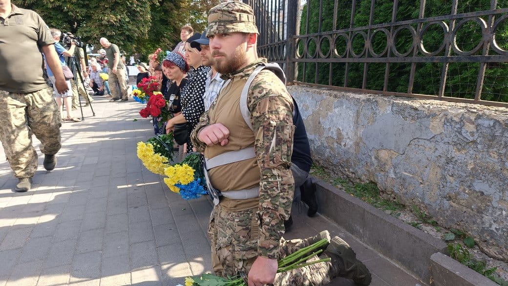 Традиції меморіалізації в Україні: пам’ять повсякденна та історична, офіційна та символічна