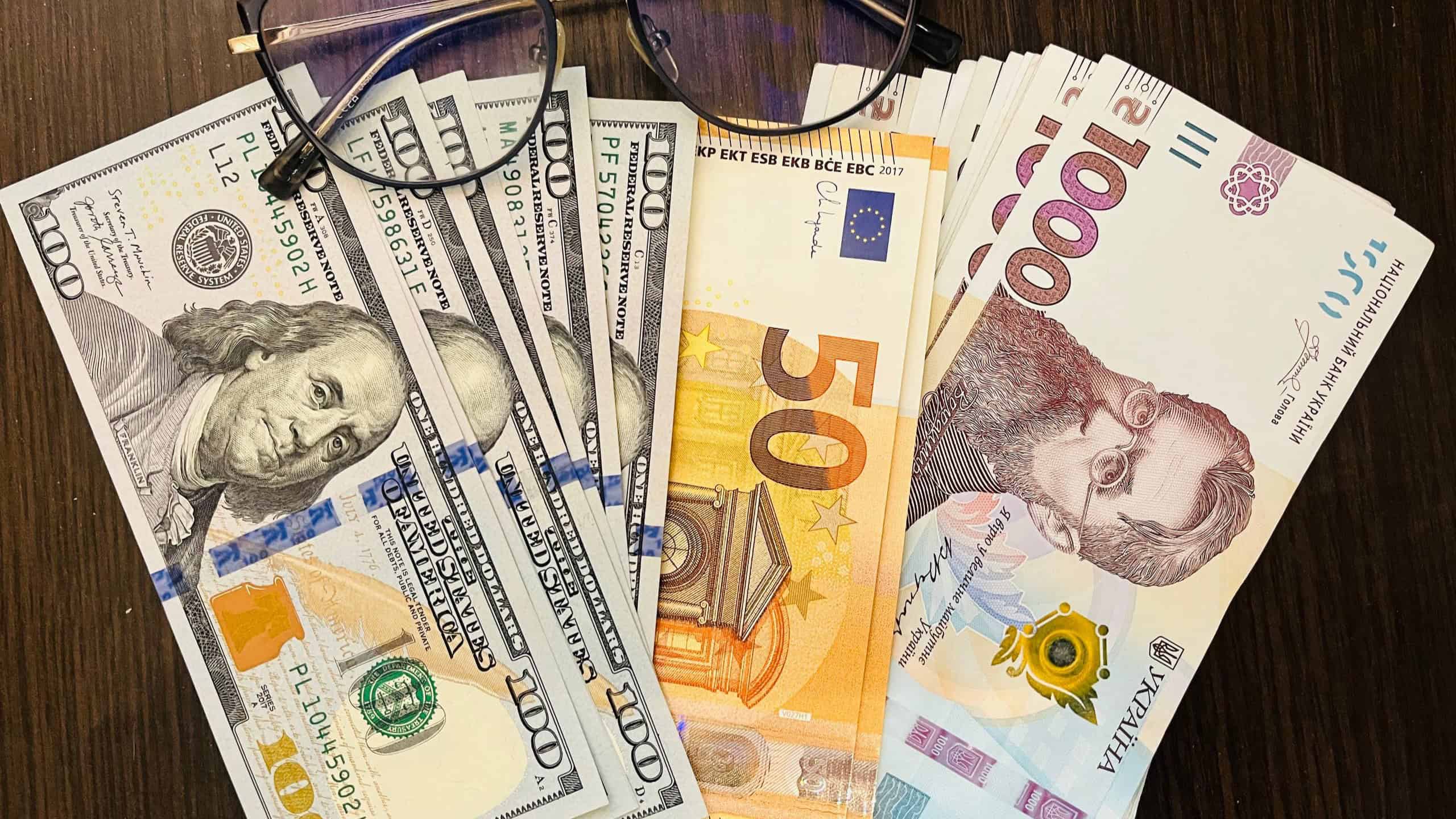 Що відбувається із валютним ринком і курсом гривні – пояснення експерта