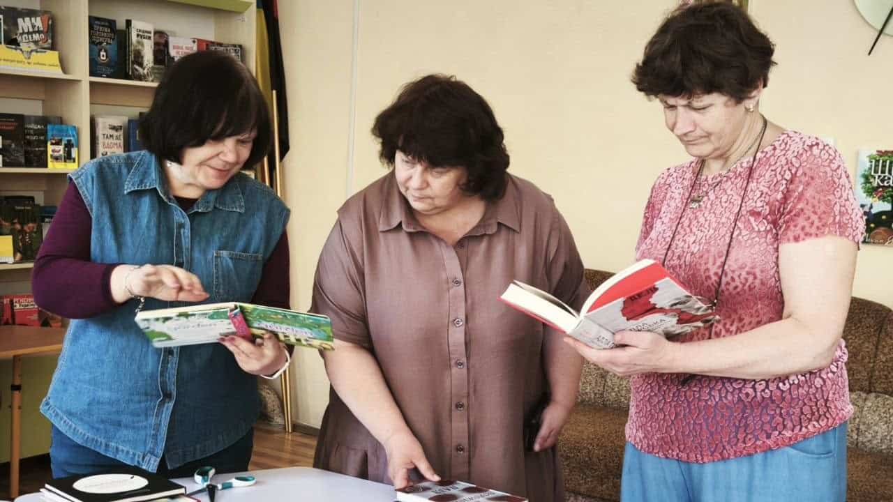 20 тисяч видань для прифронтових бібліотек: як книжковий волонтер повертає малим містам і селам сучасну літературу