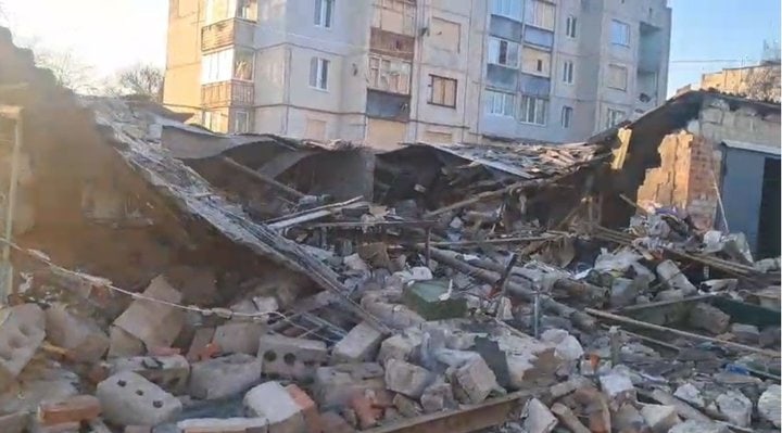 Масовані атаки, знищені будинки і евакуація: яка ситуація у Золочівській громаді