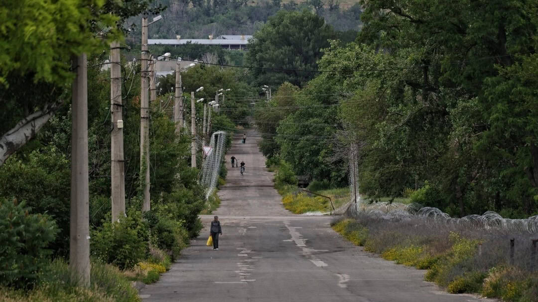 Доїдають у підвалах консерви й беруть воду зі свердловини – як виживають люди в Костянтинівці