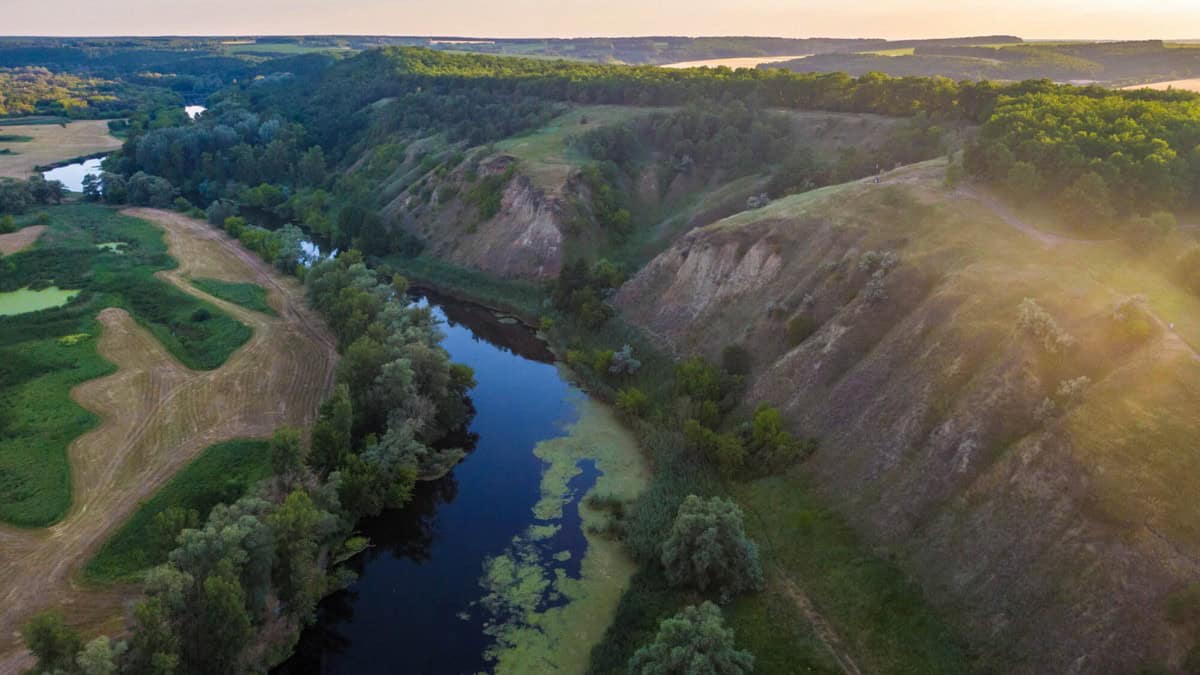 Гомільшанські ліси, Коробів хутір і Зміївські кручі: де відпочити в Зміївській громаді
