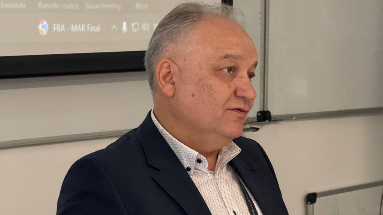 Відключення світла, дефіцит пального та збір урожаю вручну — що відбувається в Криму